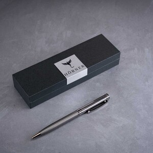 HORNER Levio balpen met gravure | Hoge kwaliteit pen zwart zilver | Schrijfkleur blauw 1 mm | Gemaakt van metaal | met case I frequent writer
