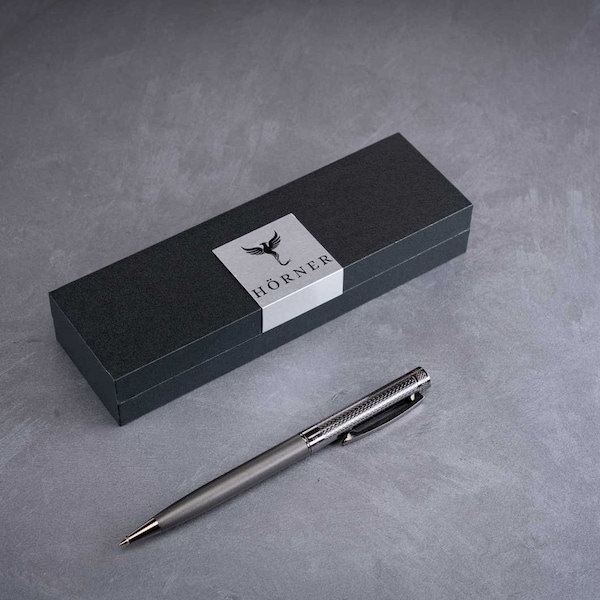 HÖRNER Levio Kugelschreiber mit Gravur | Hochwertiger Stift schwarz silber | Schreibfarbe Blau 1 mm | Aus Metall | mit Etui I  Vielschreiber