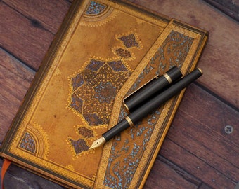 CUERNOS Vectrum | Pluma estilográfica vintage de alta calidad en oro negro | Fabricado en metal | Elegante juego de escritura con estuche I pluma estilográfica para escritores frecuentes