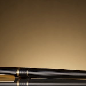 HÖRNER Vectrum l Hochwertiger Tintenroller l Edle Geschenkbox l Schreibfarbe Blau 0,7 l Wechselbare Mine l Strichstärke M l Aus Metall