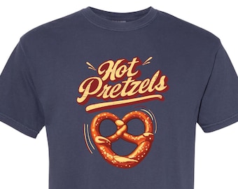 Hot Brezels Comfort Farben T-Shirt | Retro Soft Brezel Grafik Tee | Lustiges Feinschmecker Snack Shirt | Vintage Fair Food Geschenk