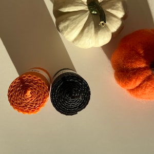 Halloween bijenwas pijlerkaarsen handgerolde brede kaarsen zwarte en oranje kaarsenset 100% pure honingraatkaarsen Halloween decor afbeelding 7