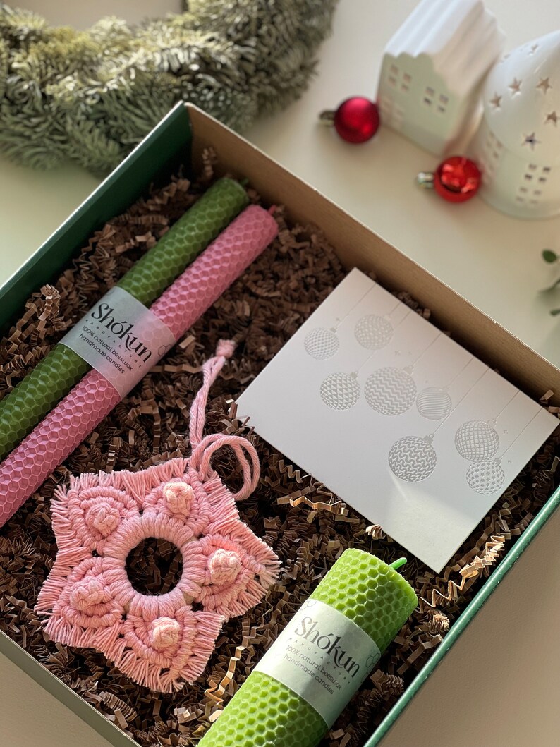 Weihnachten und Neujahr Geschenkbox Weihnachtskerzen Geschenkset Personalisiertes Geschenk Farbkerzenhalter Bienenwabenkerze Adventsweihnachtsgeschenk Bild 5