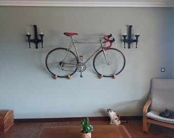 Soporte de pared minimalista para bicicletas - Todo madera - ECO - Hecho a mano - Sin agujeros de montaje visibles