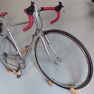 PREMIUM Bike Wall Mount | Totally unique pedal clip | Handmade Minimalist Design | For MTB Gravel Road Bikes | Hang your retro bike in style