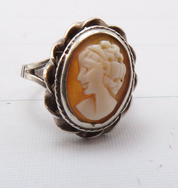 Vintage Sterling Silver Framed Cameo Shell Classi… - image 6