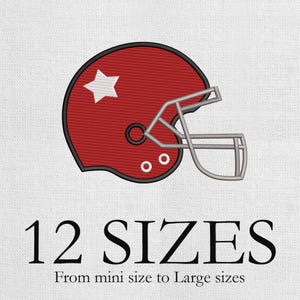 Può includere: Un casco da football americano rosso con una stella bianca e una maschera grigia. Il testo "12 SIZES" è sotto il casco, con "From mini size to Large sizes" sotto.