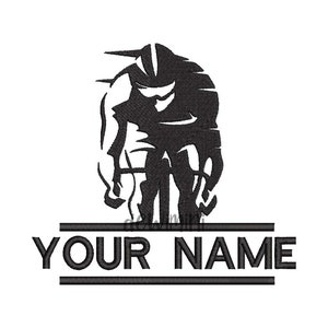 Peut inclure: Silhouette noire et blanche d'un cycliste sur un vélo avec le texte "YOUR NAME" en dessous.