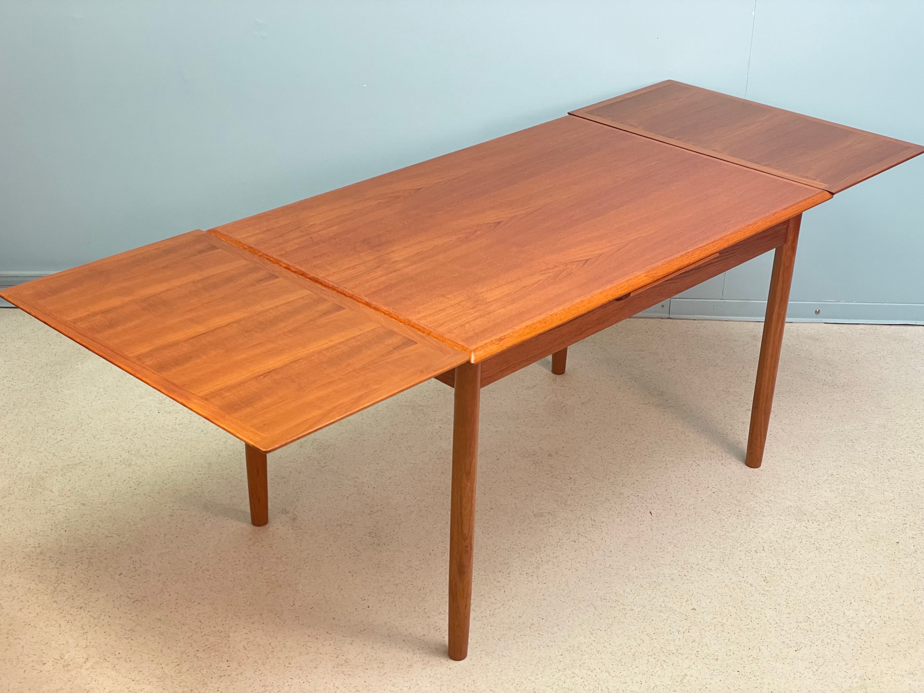 Mid-century Danish Teak Dining Table and 5 Chairs by Niels Otto