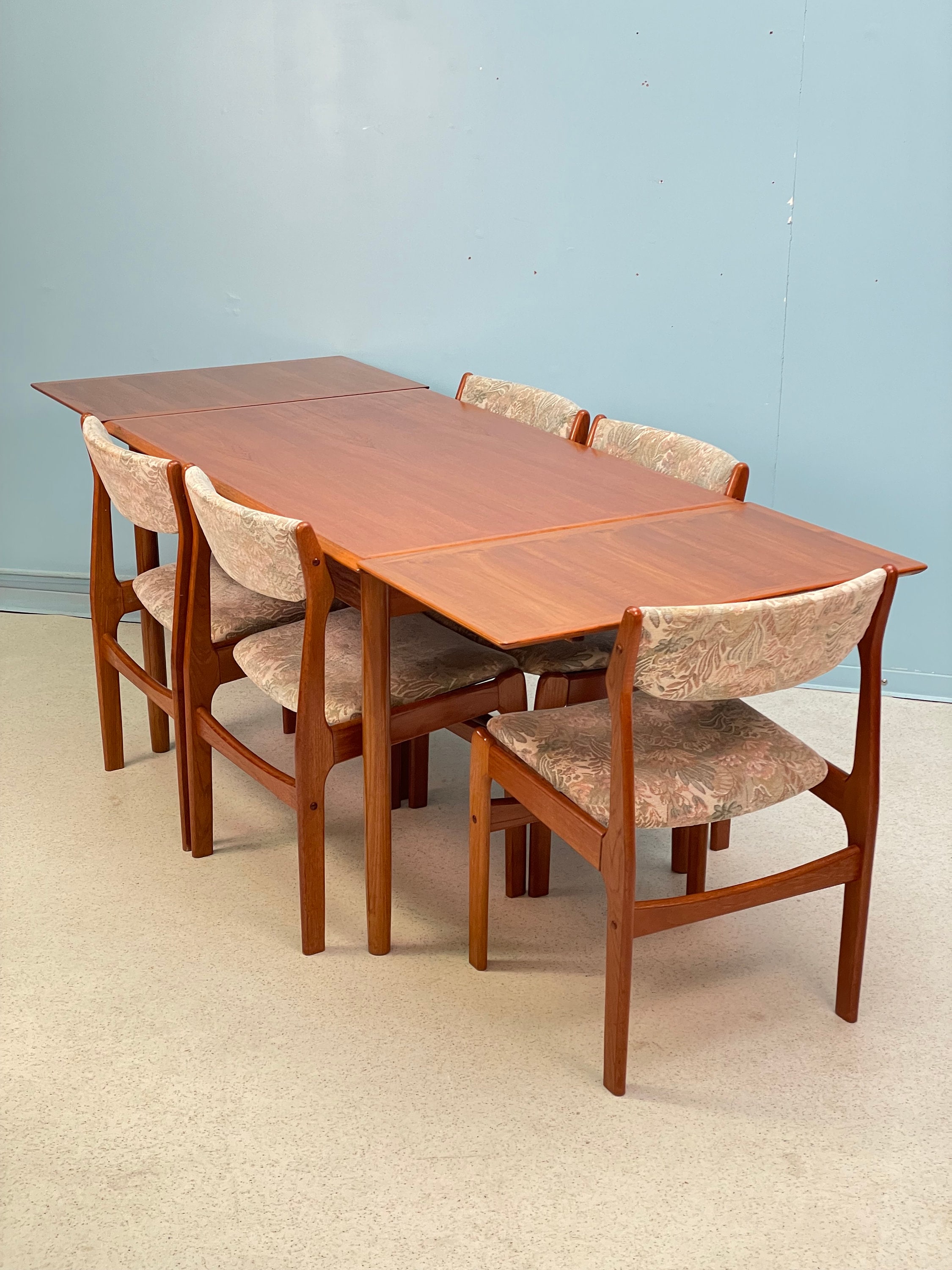 Mid-century Danish Teak Dining Table and 5 Chairs by Niels