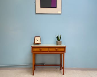 Bureau du milieu du siècle \ coiffeuse \ commode des années 1950