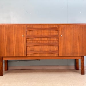 Mid-Century german Sideboard Nussbaum 1960er Bild 2