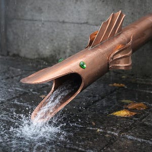 Calha de chuva em forma de gárgula de peixe, bica de cobre, tubo de queda decorativo, ralo de telhado, barracuda