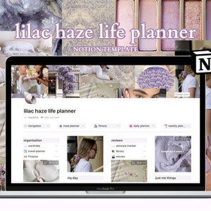 Op de afbeelding: Een laptopscherm met een Notion-sjabloon voor een Lilac Haze Life Planner. De sjabloon bevat secties voor navigatie, organisatie, beoordelingen, dagelijkse planner, wekelijkse planner en een sectie voor "alleen mijn dingen".