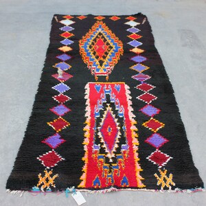 Schwarzer Teppich Marokkanischer bunter Teppich, marokkanischer schwarzer Läufer, handgefertigter Teppich, schwarzes Design und lebendige Farben, perfekter Akzent für jeden Raum Bild 2