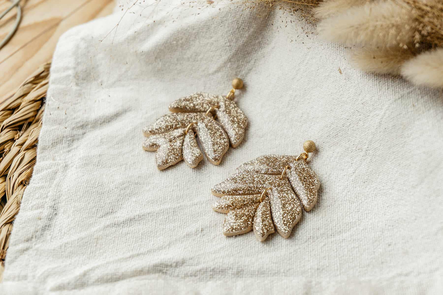 Sparkly clay earrings,Glitter earrings,Elegant golden earrings,Christmas earrings,Bridal clay earrings,Weddings,Glitter earrings,sparkly