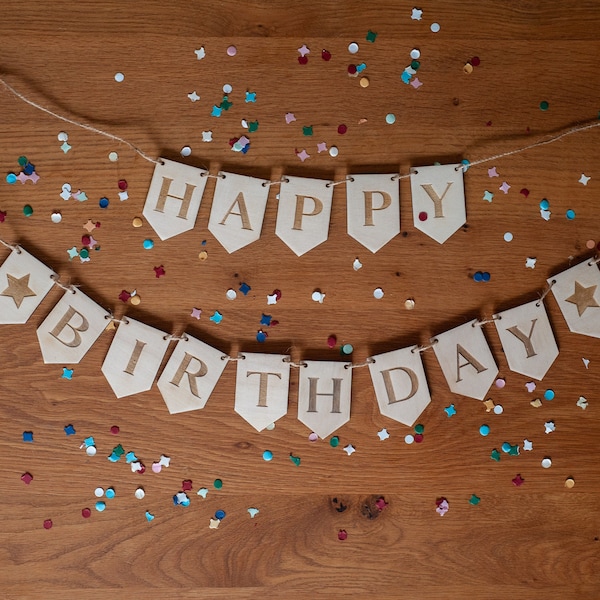 Wimpelkette "Happy Birthday", graviert mit Sternen oder Herzen, Geburtstagswimpelkette, Geburtstagsgirlande aus Holz