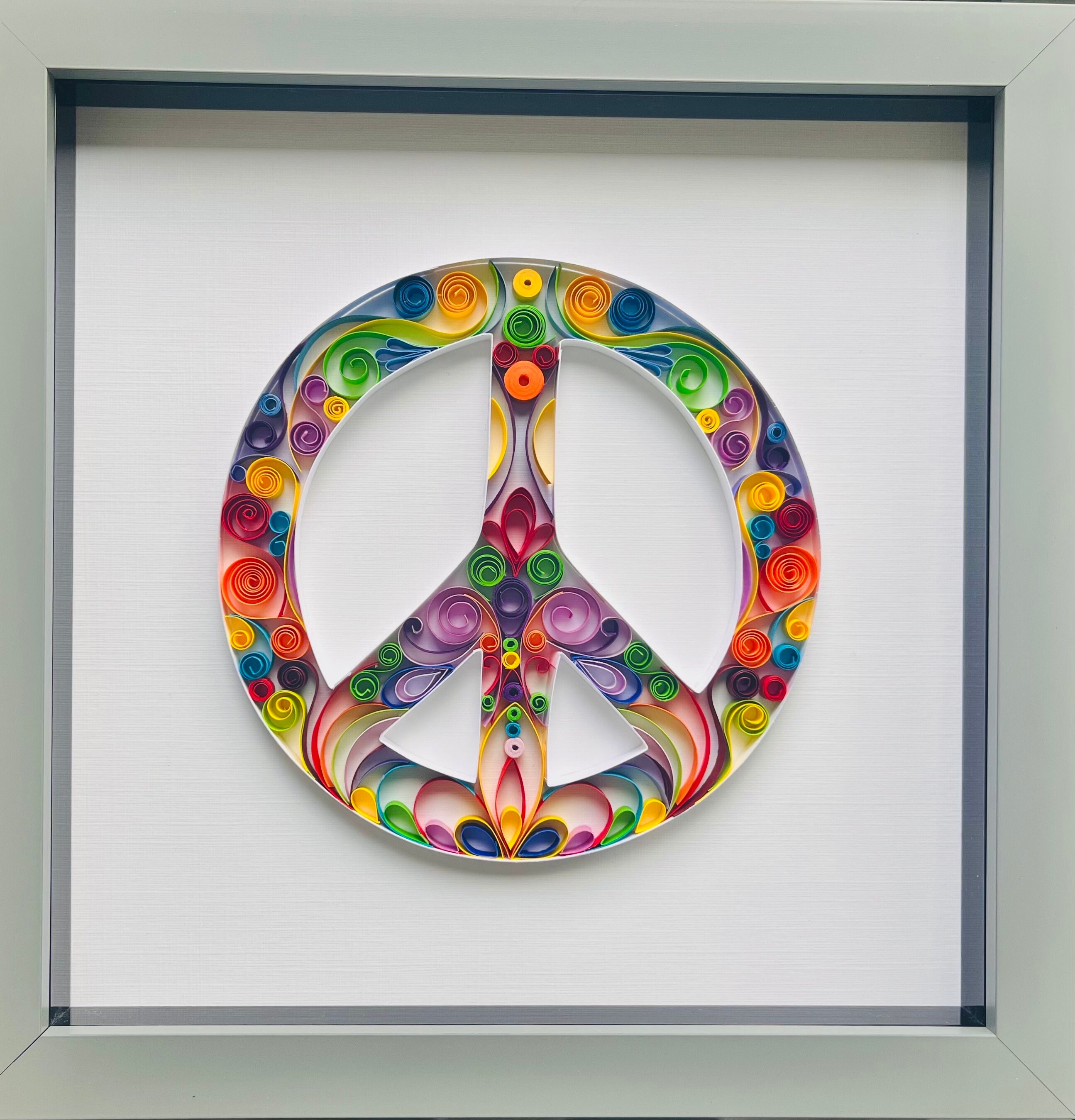 【一点物アート】Symbol of PEACE-平和の象徴-【簡易額入り】 Quilled Peace Sign: Rainbow Paper Art, Nursery Decor - Etsy