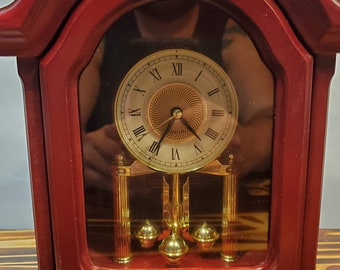 Vintage wood desk clock battery operated