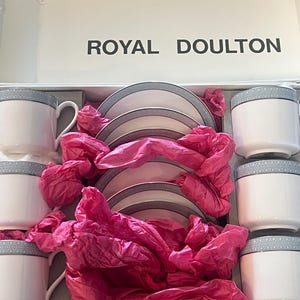 Vintage Royal Doulton Tea Set, Brand New Never Used 1980’s