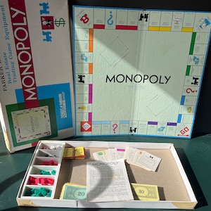 Vintage 1961 Monopoly Parker brothers board game