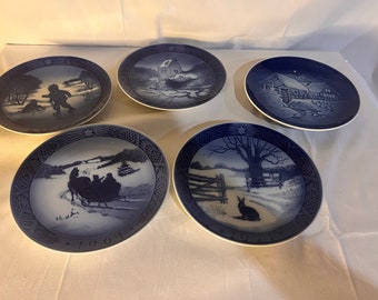 Set of 5 blue/white Royal Copenhagen bing and grondahl Christmas plates