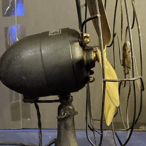 Vintage Emerson Electric working fan, 1940’s