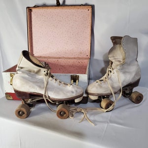 Vintage taille 8 patins à roulettes en bois pour femmes avec étui