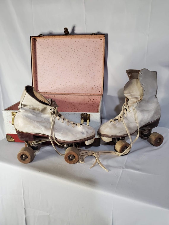 Vintage size 8 womens WOODEN roller skates with c… - image 1