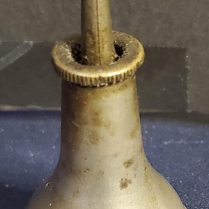 Eagle Thumb Pump Oil Can; Vintage Oiler; Vintage Oil Can; Lubricating Oil Tin