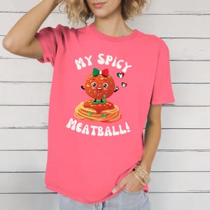 Camiseta unissex softstyle com almôndegas italianas picantes para o dia dos namorados, camiseta engraçada fofa, presente para ela/ele, presente para o dia dos namorados, camisa italiana, picante