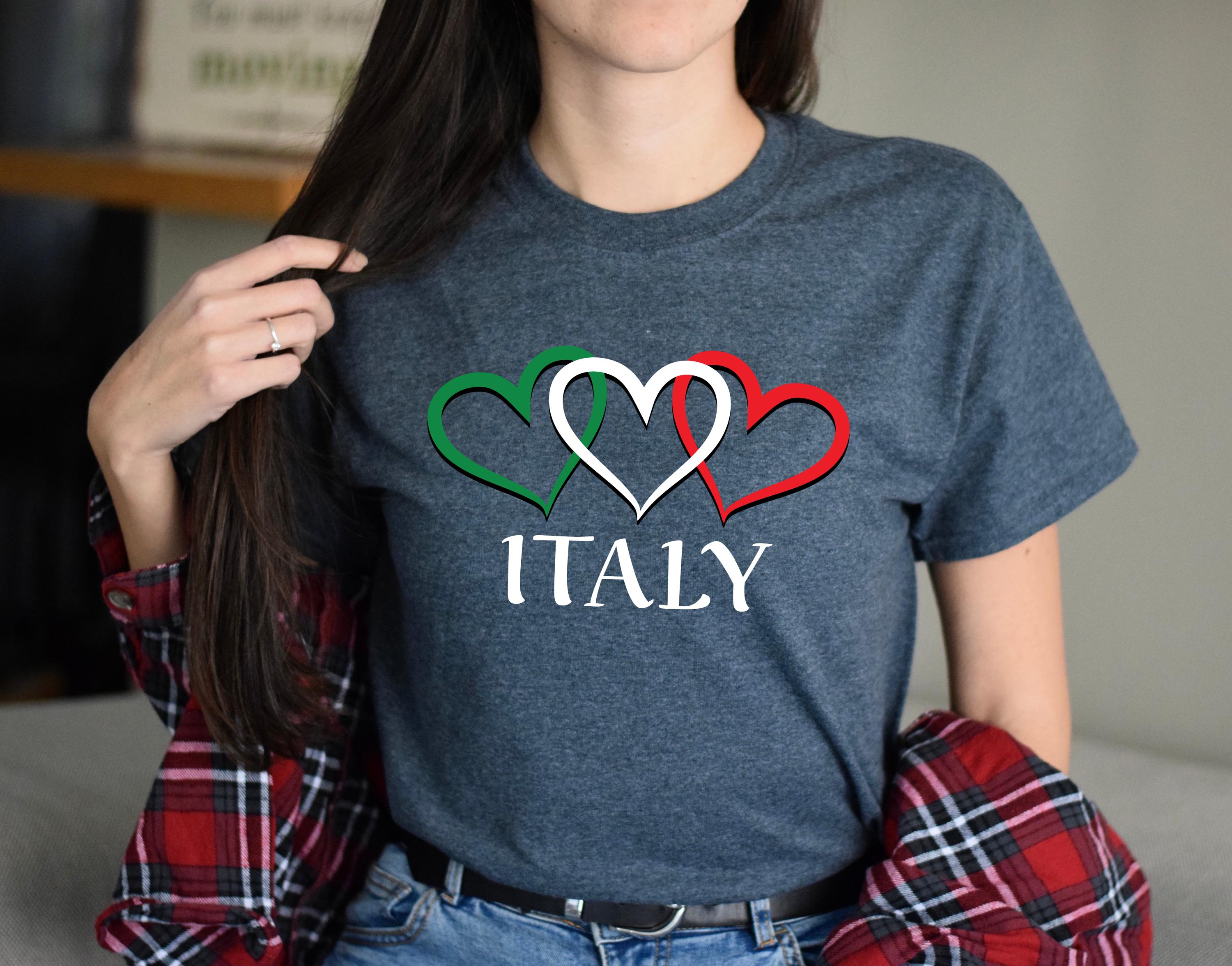 Nike イタリア国旗エンブレム ストライプシャツ イタリア国旗ハートTシャツ：イタリアプライドユニセックスTシャツ