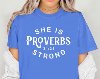 Sie ist starke Sprichwörter T-Shirt: Christliche Bibel-Vers-Kleidung