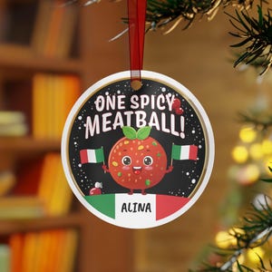 Ornamento de metal italiano, presente de humor italiano, decoração de feriado na Itália, ornamento personalizado de uma almôndega picante, decoração de árvore com bandeira italiana