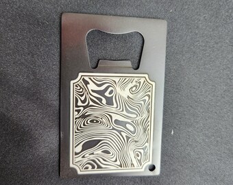 Lasergravierter Damast-Stahl Muster Flaschenöffner Edelstahl Cerakoted Custom