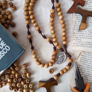 Franciscan Rosary Wooden rosary with St. Francis of Assisi Tau cross, Colombian Rosary Design, Franciscan Crown Rosary 5 Decade