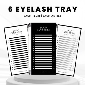 Könnte beinhalten: Drei Wimpernverlängerungs-Tabletts, eines in Schwarz und zwei in Weiß, werden auf einem weißen Podest präsentiert. Die Tabletts haben horizontale Linien für die Wimpernplatzierung und den Text "6 EYELASH TRAY" und "LASH TECH | LASH ARTIST".