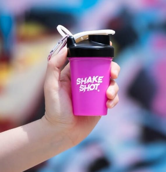 Shake Shot 4oz. Pre-workout & Small Scoop Supplement Shaker Bottle. Shaker  Ball and Clip Included. 2 Colors. 