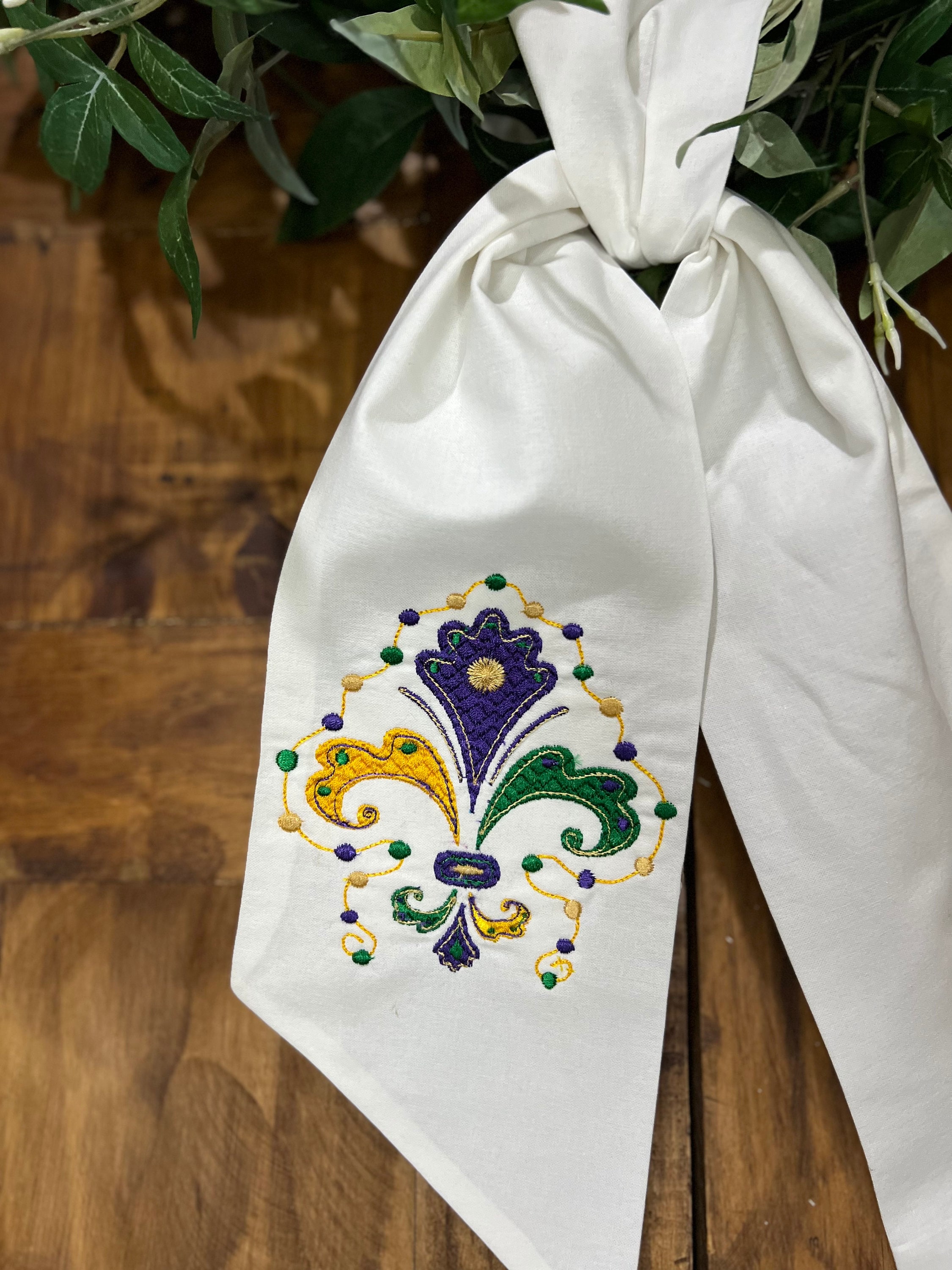 mardi gras wreath sash