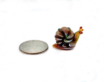 Mini Glass Snail - Gold & Green