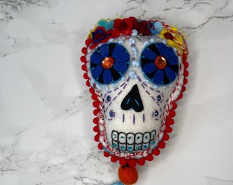 White and red calavera felt ornament, sugar skull, day of the dead, hand embroidered felt skull, felt hanging decoration