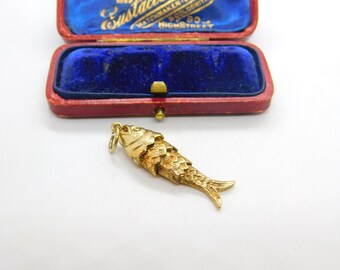 Large 9ct Yellow Gold Articulated Flapping Fish Pendant 1979 London Vintage