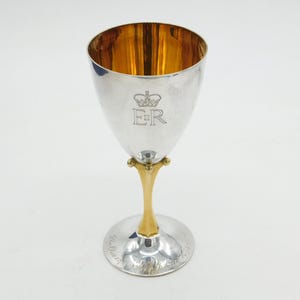 Elizabeth II Sterling Silber Krone Form Silber Jubiläum Weinkelch Vintage 1977