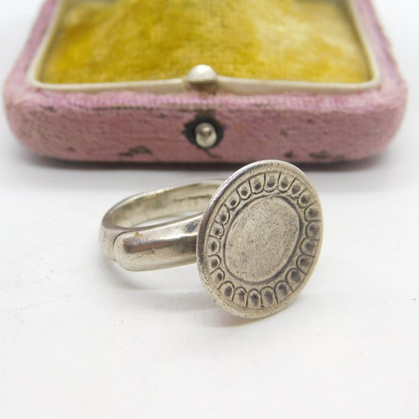 English Medieval 16th Century Sterling Silver Seal Stamp Intaglio Ring Floral Etching