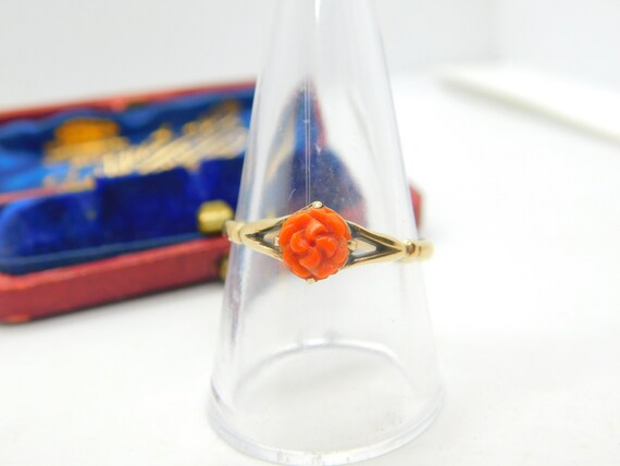 9ct Yellow Gold & Carved Red Coral Flower Dress R… - image 3