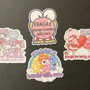 Fragile handle with care 1.5&quot; mail sticker flakes