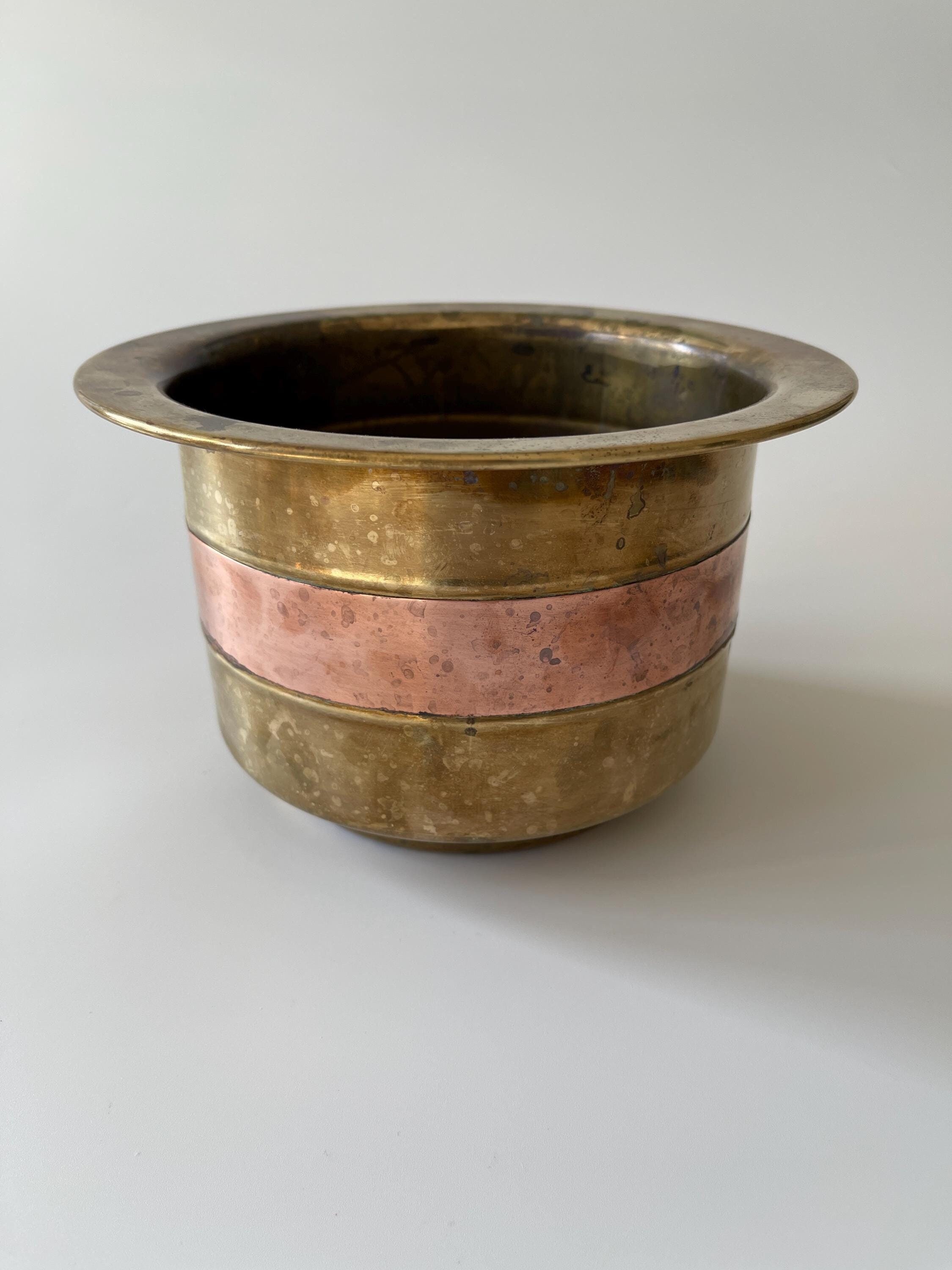 SUPERBE CACHE pot en cuivre martelé avec son support mural,Vintage,Décoration EUR 16,50