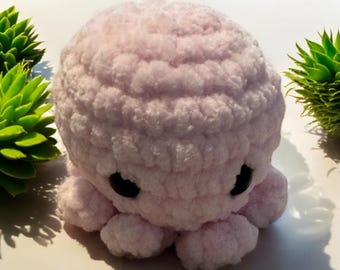Crochet Octopus Plushie, Amigurumi Stuffed Animal, Small Crochet Plush, Homemade Plushie, Octopus Birthday Gift, Customizable Aquatic