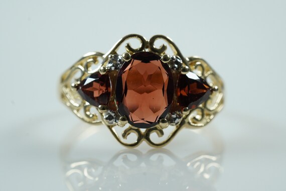 Beautiful Vintage Garnet Ring, 9ct - image 3