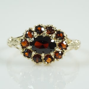 English 9ct vintage garnet cluster ring